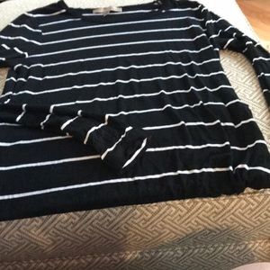 Black white stretchy top